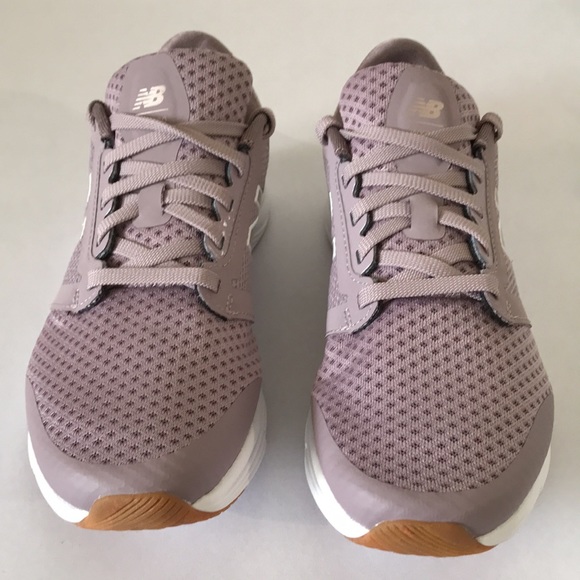 New Balance Mesh Lace Up Sneakers Size: 8W - Picture 6 of 8